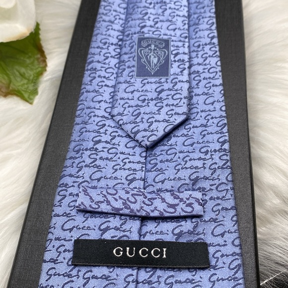 GUCCI SILK TIE 100% silk, GUCCI LOGO throughout, New Unbranded Tie Box ! - Picture 8 of 12